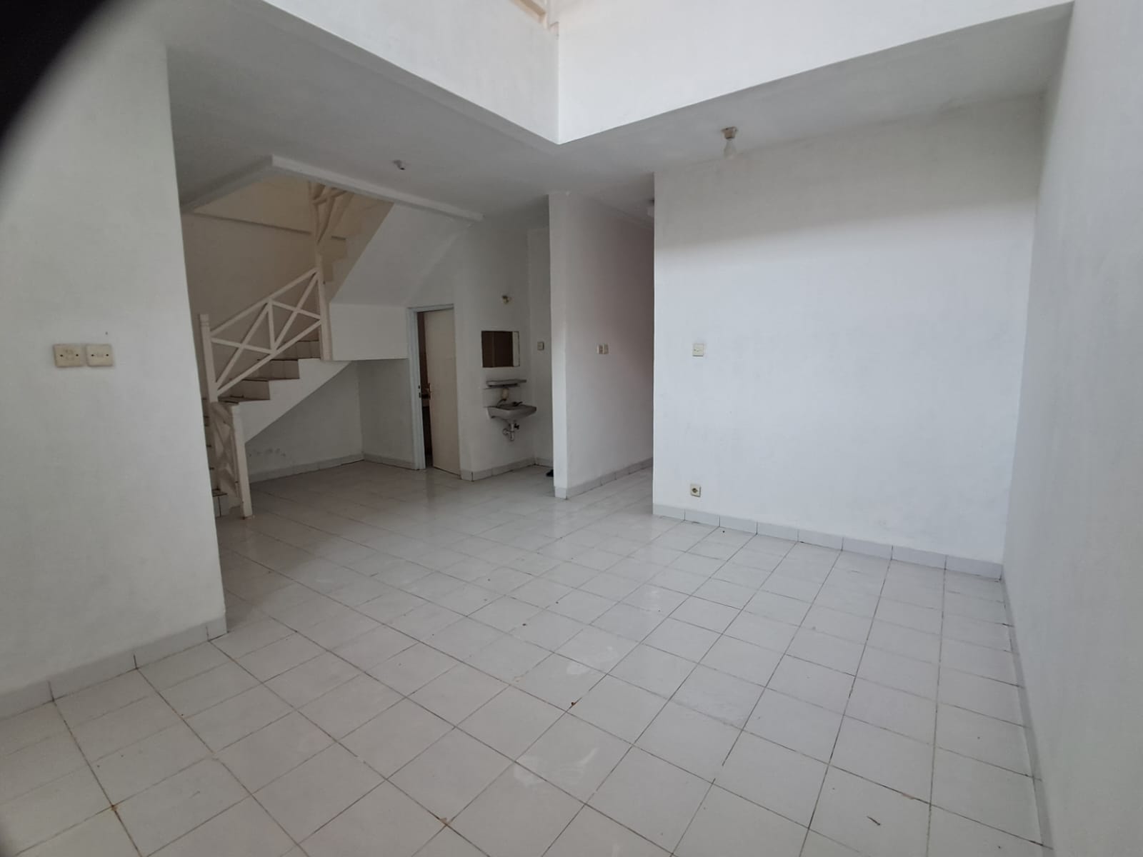 DiSewakan Rumah di Meadow Green Lippo Cikarang